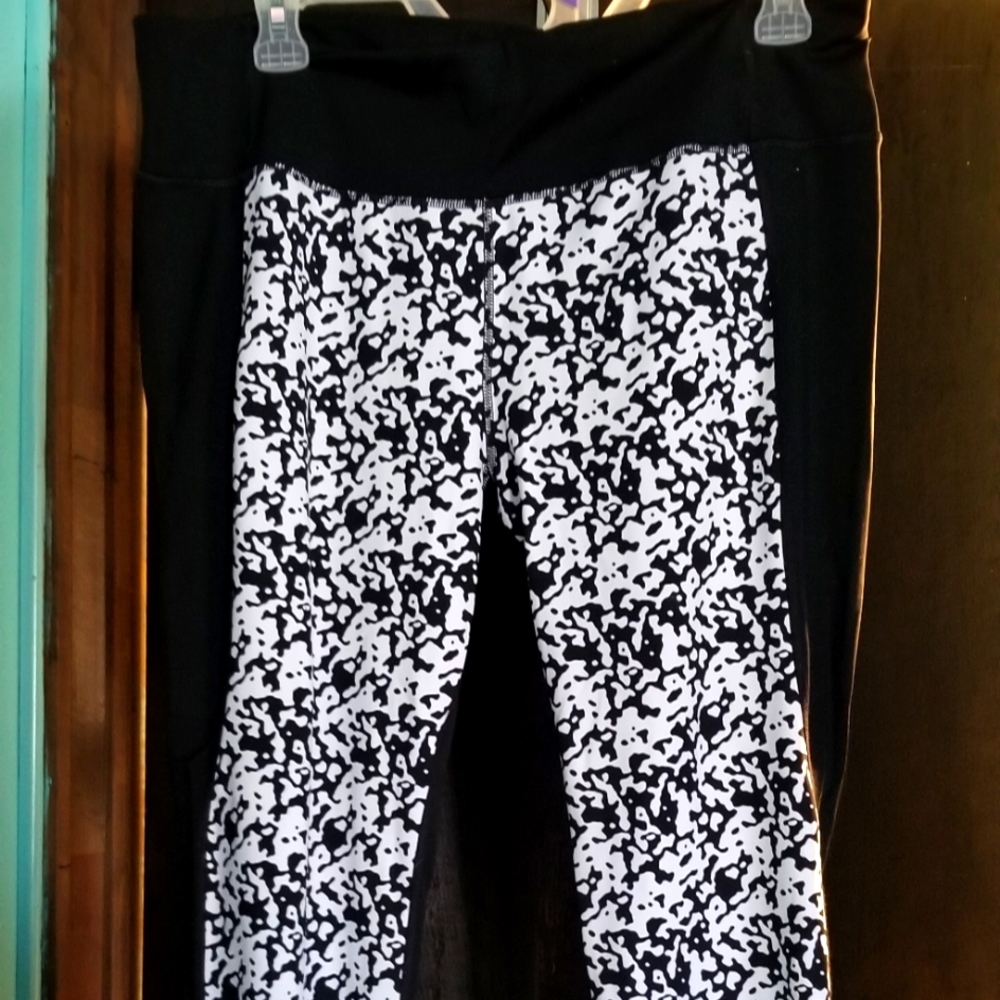 Avia workout cropped leggings,